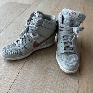 Nike wedge runners